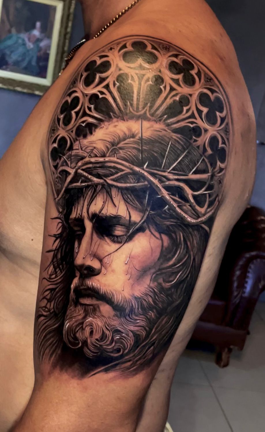 Tatuagem Jesus Cristo vitral gótico - Tattoo Campinas SP