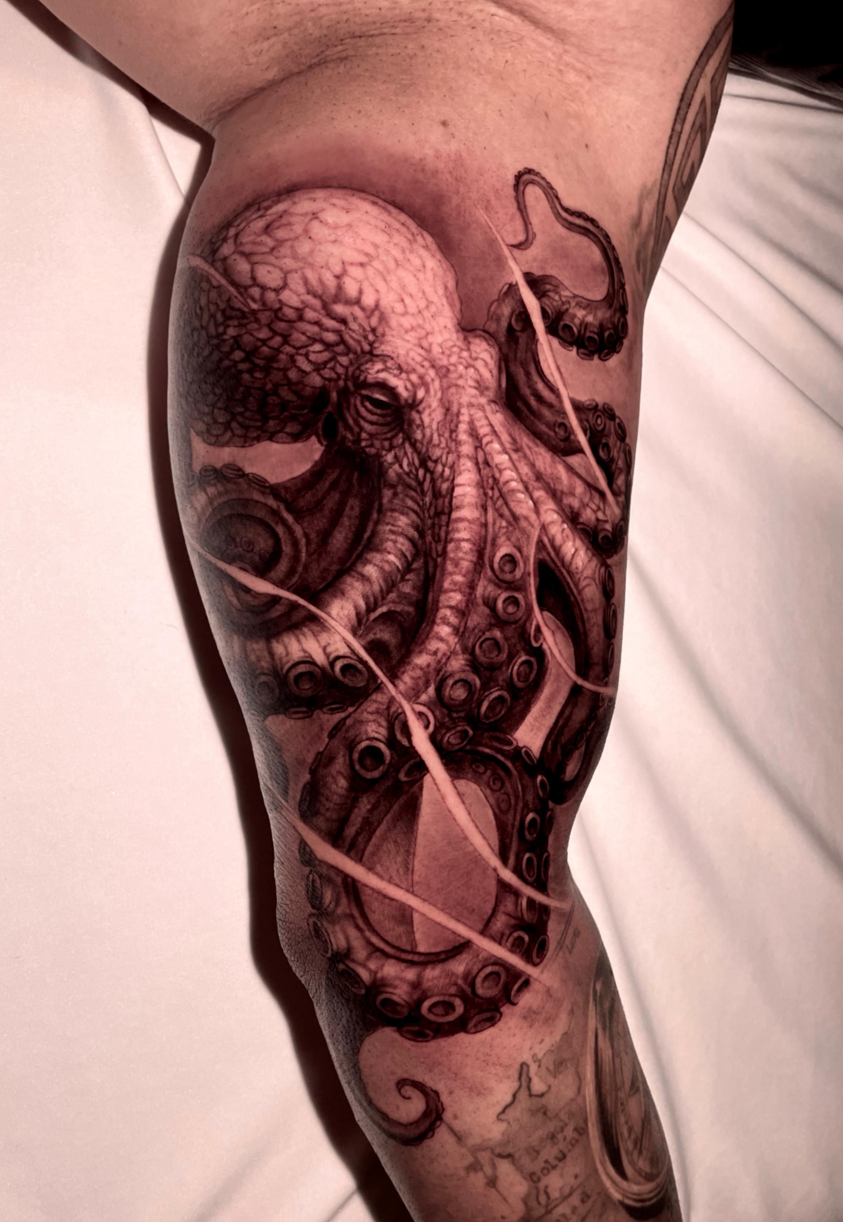 Tatuagem polvo tentáculos marinha - Tatuagem geométrica Campinas